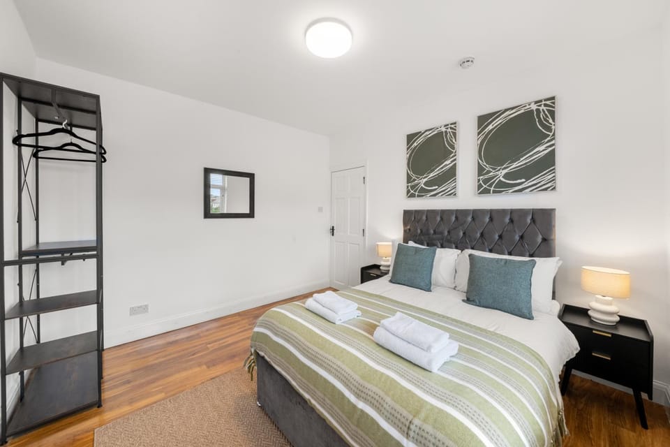Bed, Photo of the whole room, Bedroom, towels, wardrobe