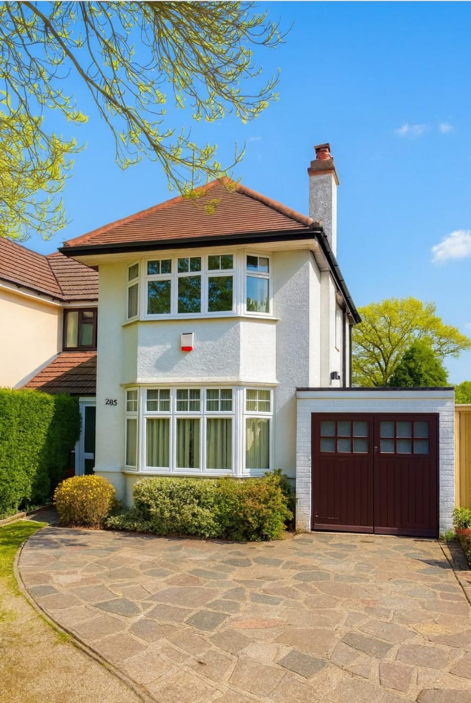 View house House in Pinner