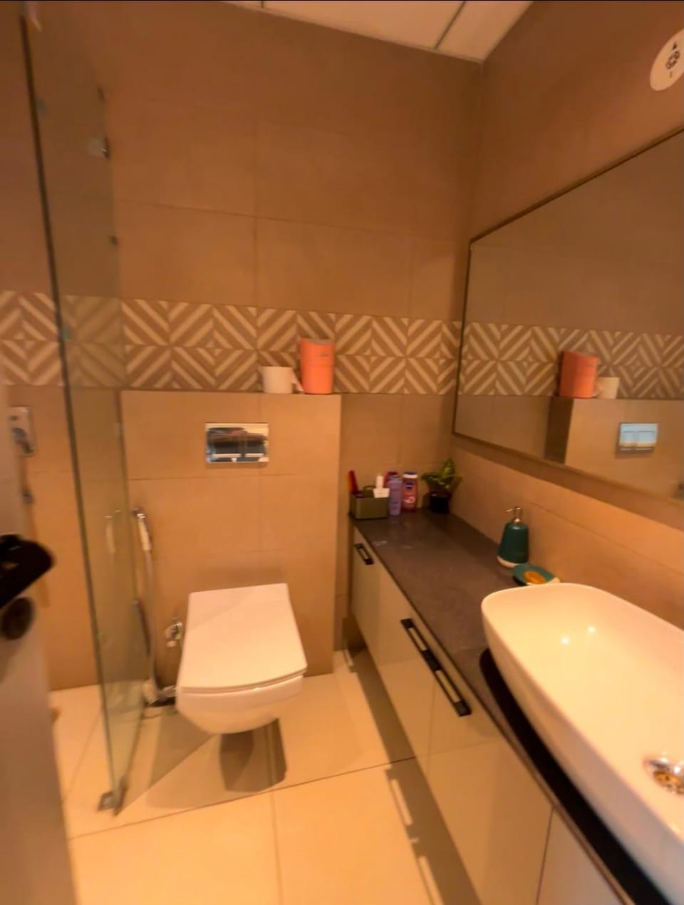 Best Studio apartment For Couple and Family Apartment in Noida