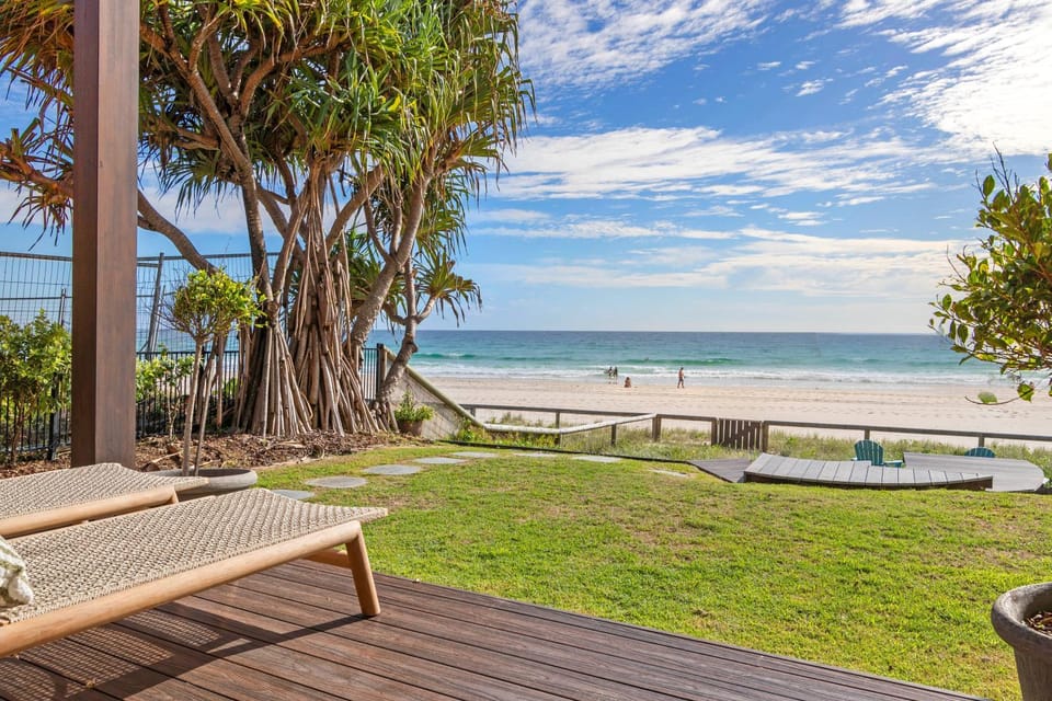 The Beachhouse by Sandbox - Entire Luxury Beachfront Home with Sauna and Steam Shower in Palm Beach Villa in Palm Beach