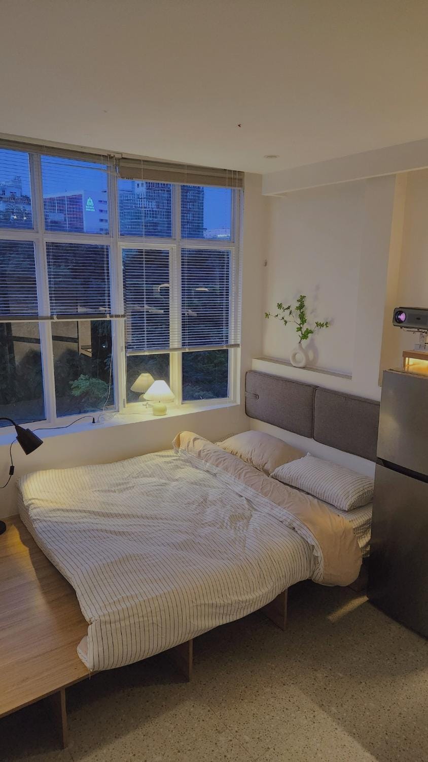 D1 Heart - Cityview & Rooftop - Kanso at Cozinema Apartment in Ho Chi Minh City