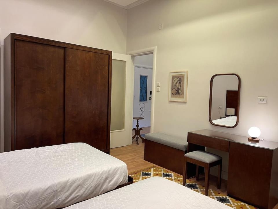 Elegant Downtown Cairo apt with Balcony and Views Apartment in Cairo