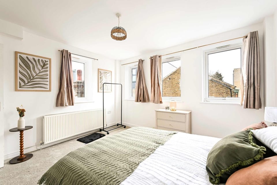 Chic 1BR West Ealing Apartment in London Borough of Ealing