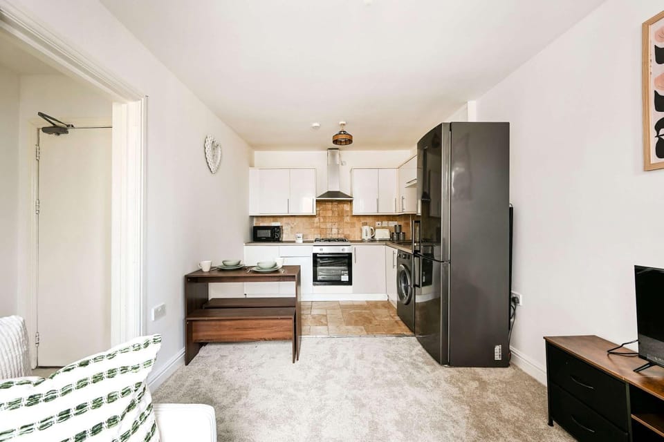 Chic 1BR West Ealing Apartment in London Borough of Ealing