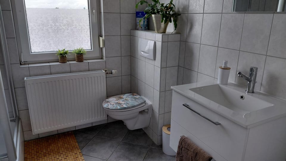Bathroom, Living room