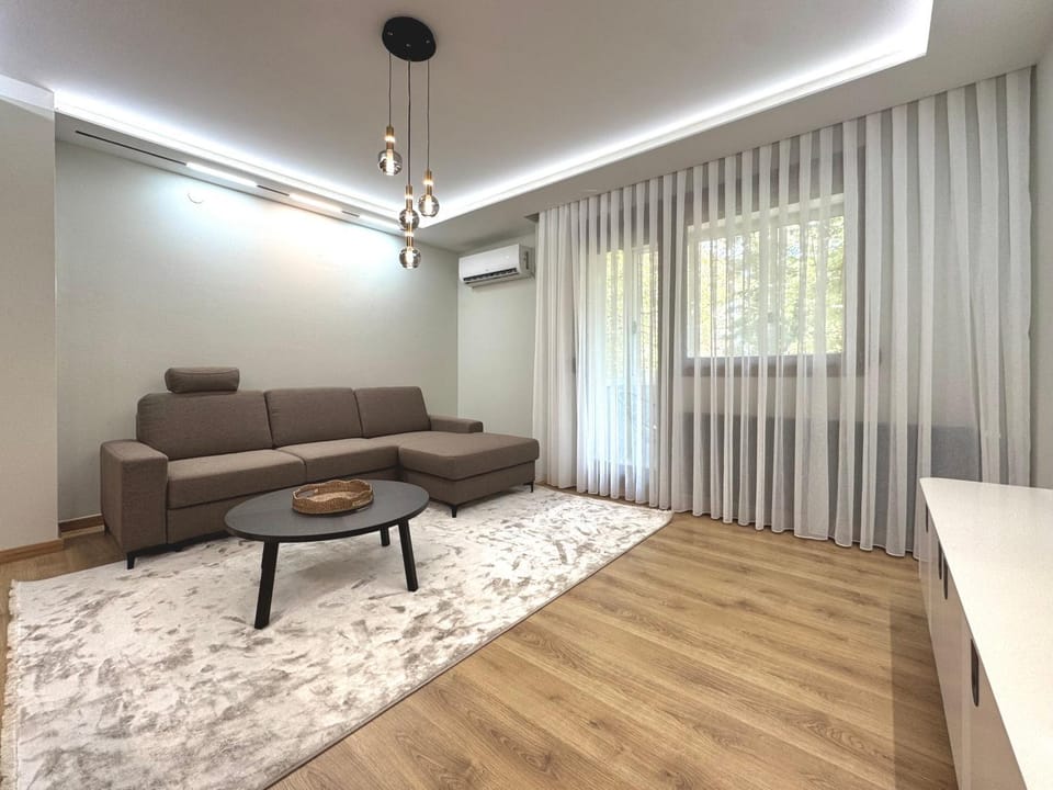Living room, Seating area, air conditioner