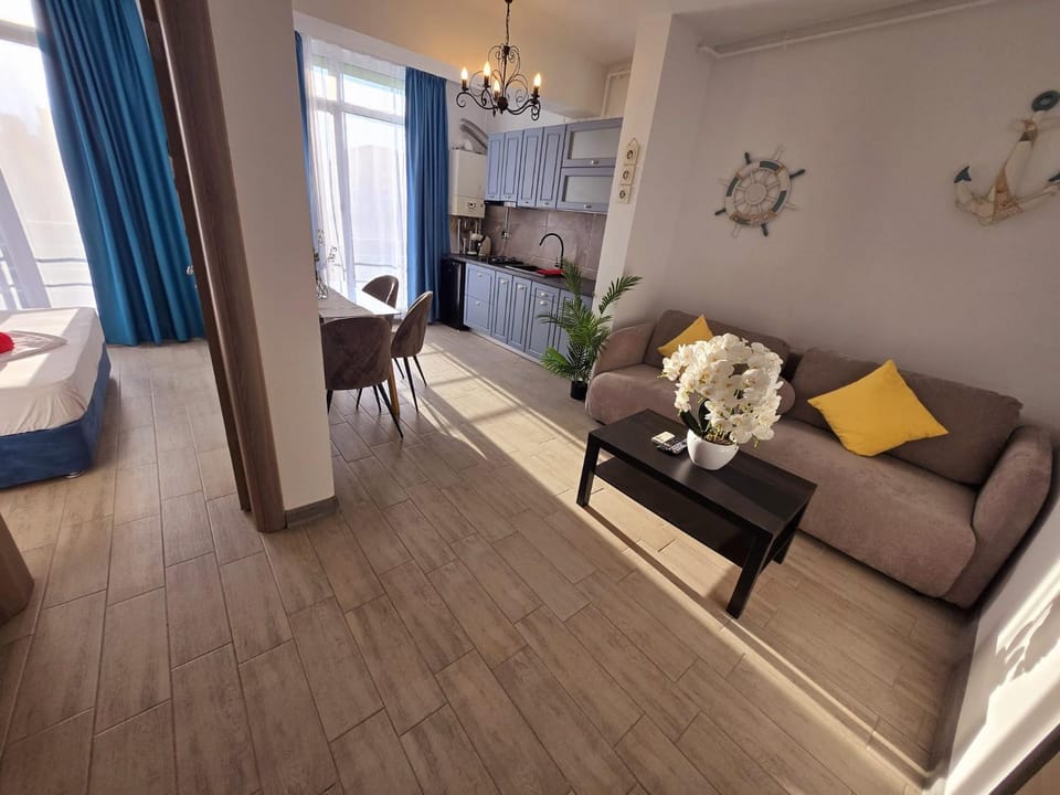 Luxury Double Family Studio - Beach Pool & Spa Resort Apartment in Constanța County