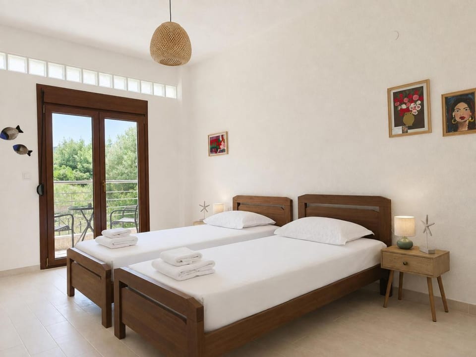 Bed, Balcony/Terrace, Bedroom, Mountain view, towels