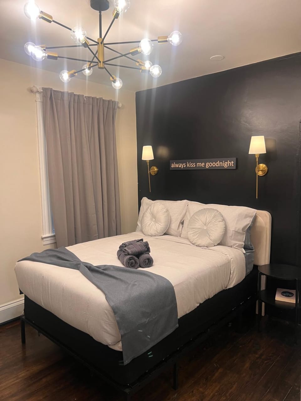 Bed, Photo of the whole room, Bedroom, towels