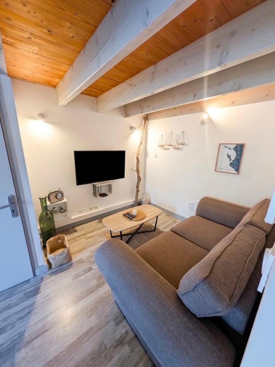 Maison de village entre campagne et océan House in Nouvelle-Aquitaine