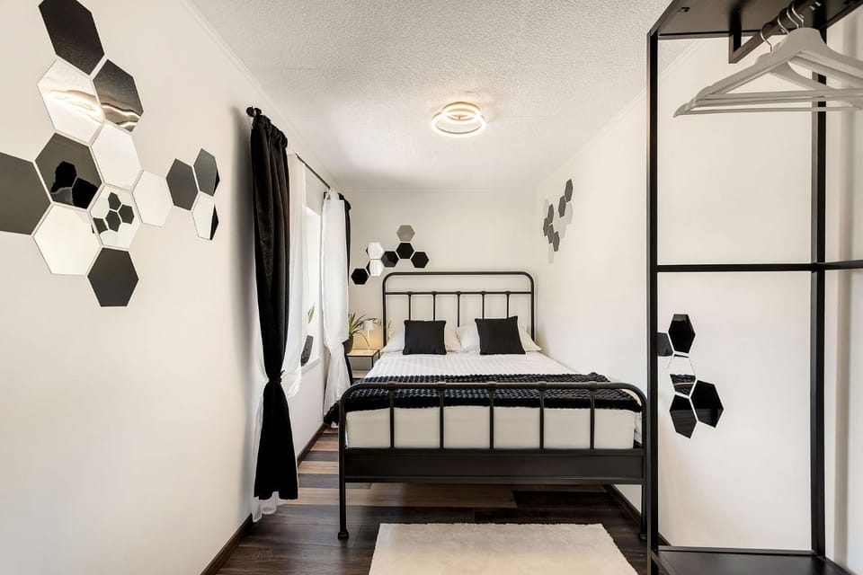 Bed, Bedroom, wardrobe