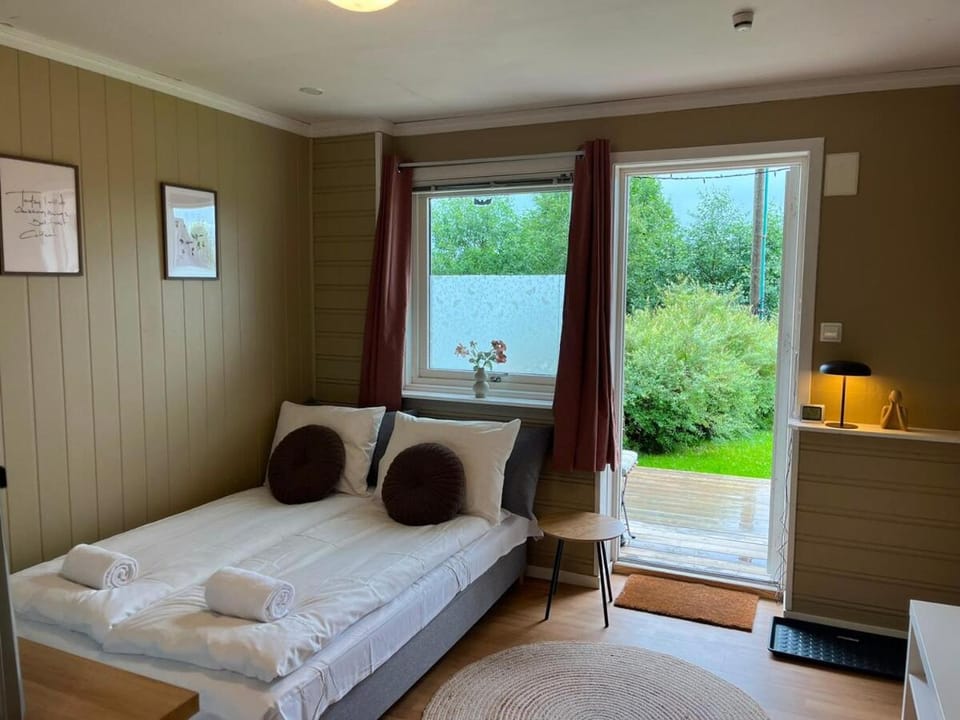 Cozy Studio Apartment - Free Parking & WiFi Apartment in Vestland