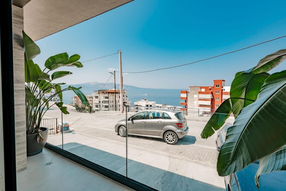 City view, Sea view, Parking