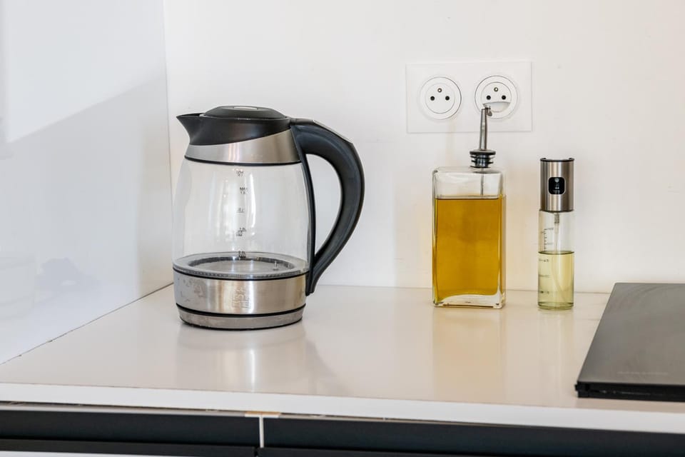 Coffee/tea facilities, Kitchen or kitchenette