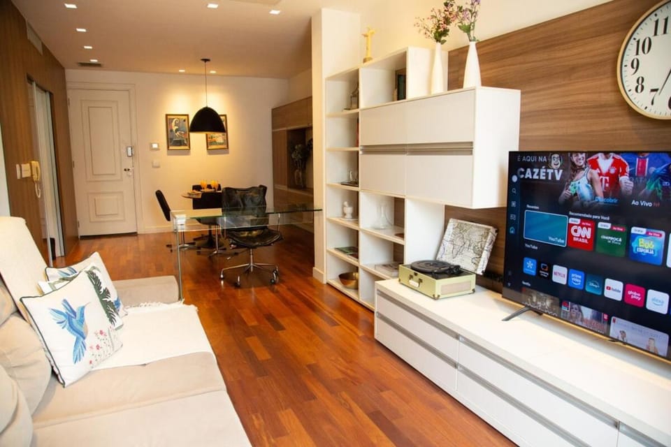 Refúgio em Laranjeiras! Varanda, piscina e lazer Apartment in Santa Teresa