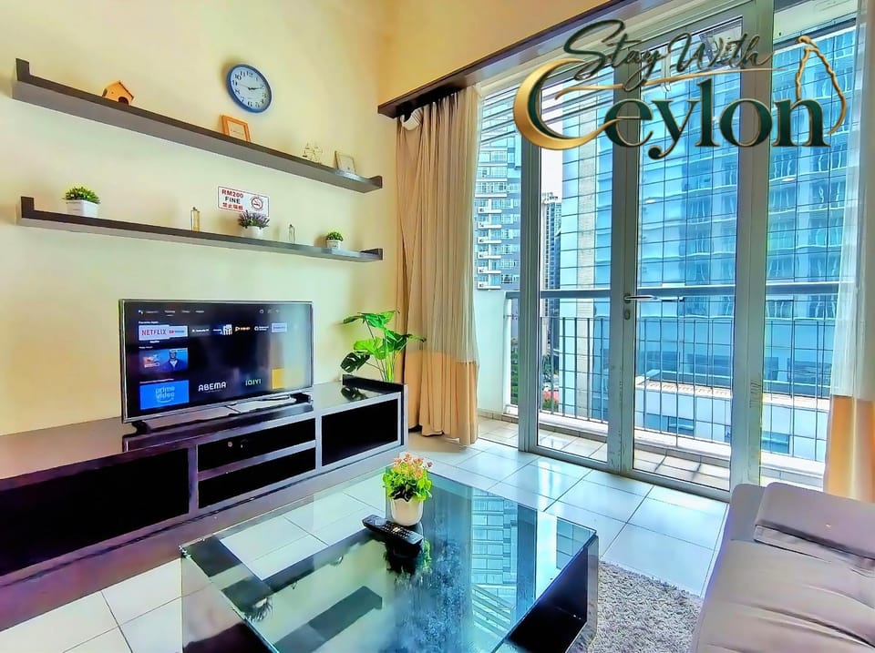 TV and multimedia, Living room, Seating area, Evening entertainment