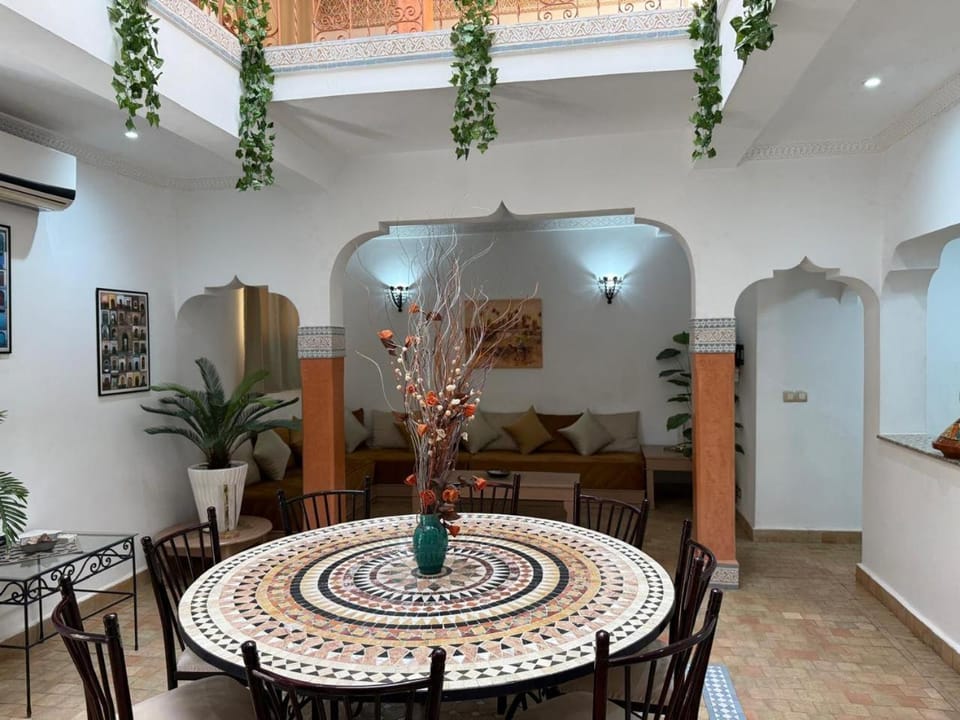Maison Riad Rayon de lumière 8 personnes House in Agadir