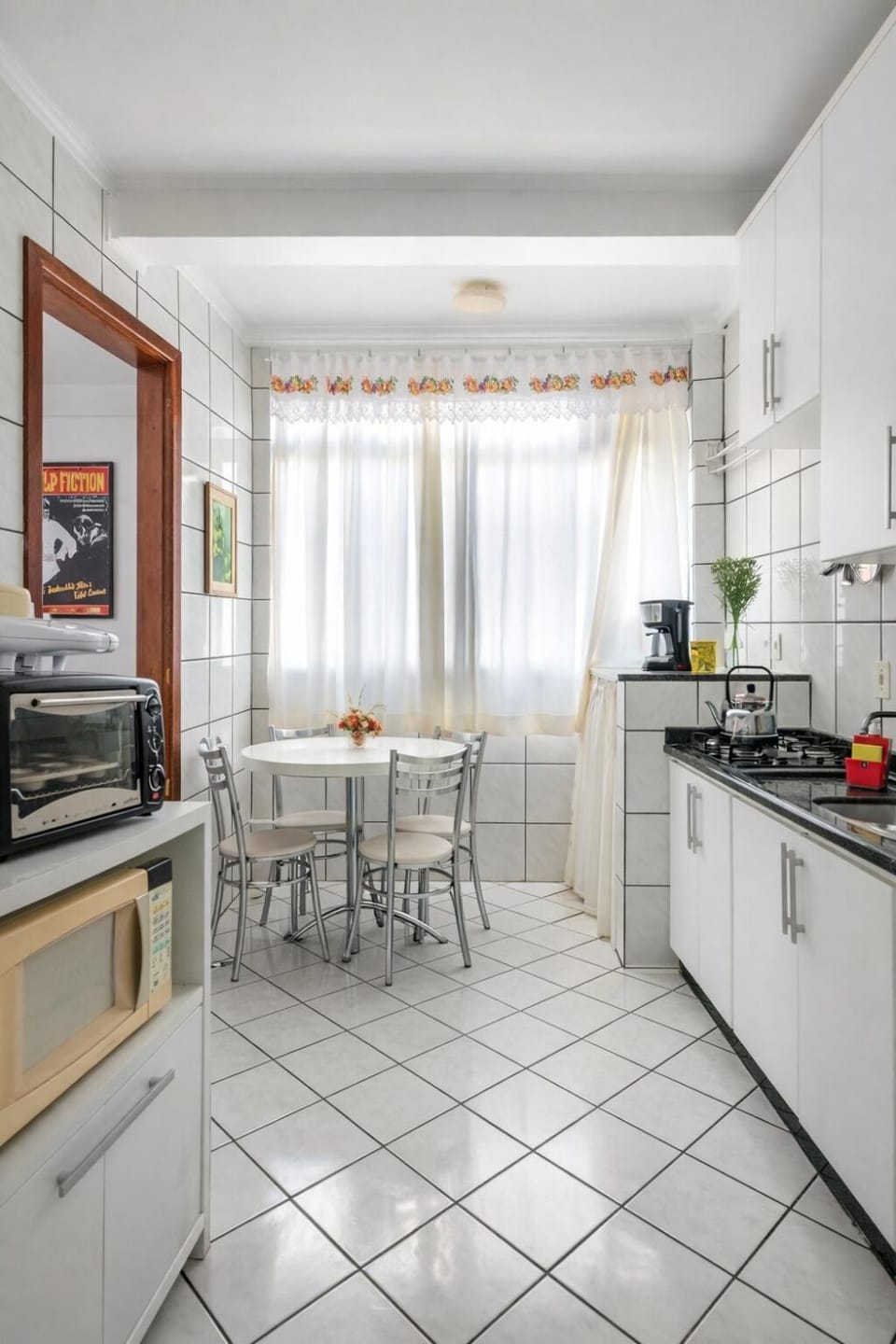 With a Barbecue Grill, Just a Few Steps from the Beach Apartment in Camboriú
