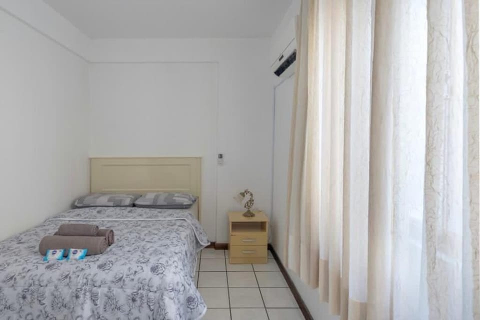 With a Barbecue Grill, Just a Few Steps from the Beach Apartment in Camboriú