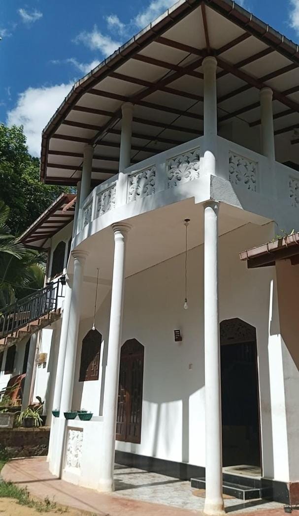 The Green Canopy Loft - Weligama House in Southern Province