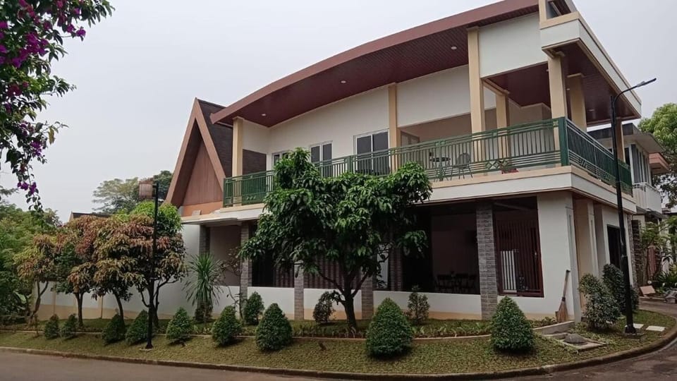 Vimala hills bromo indah No 01 Villa kartini Villa in West Java