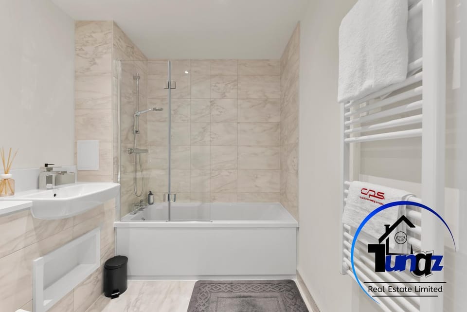 Stylish Luxury Apartment with Stunning Views Apartment in Harrow