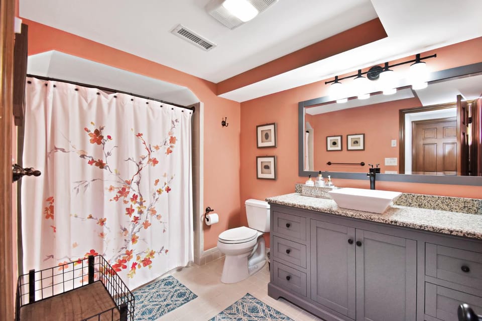 Shower, Toilet, Bathroom