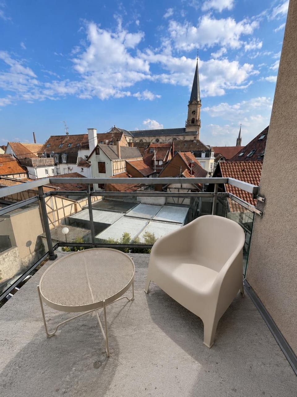 Property building, Day, View (from property/room), Balcony/Terrace, City view
