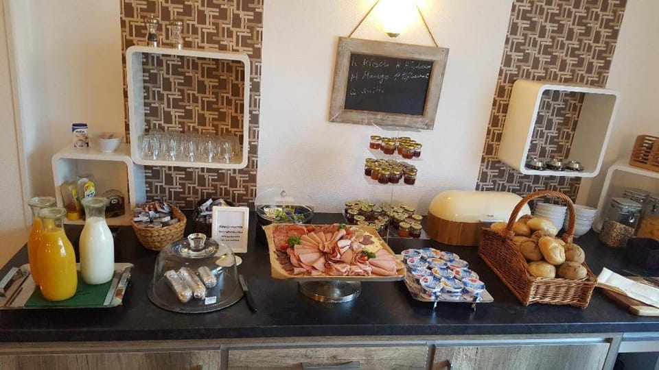 Food, Breakfast, Buffet breakfast