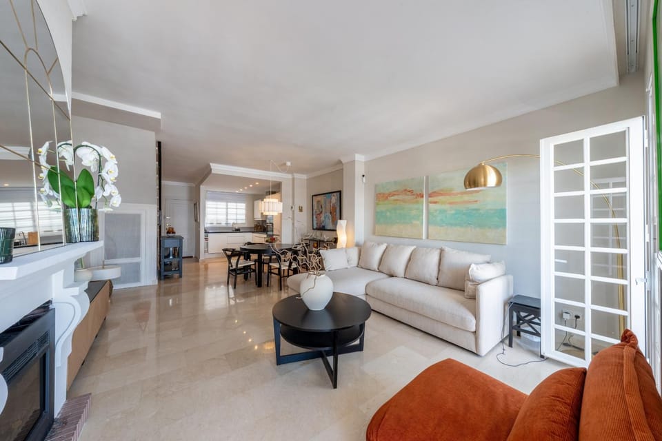 Communal lounge/ TV room, Living room