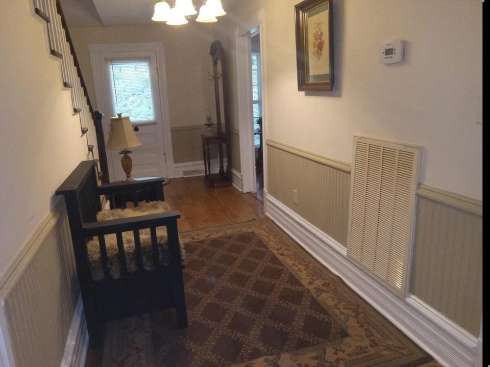 Historic Home Near Downtown Apartment in Mount Airy