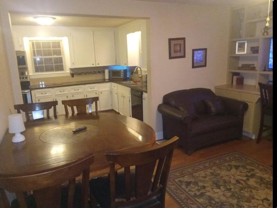 Historic Home Near Downtown Apartment in Mount Airy