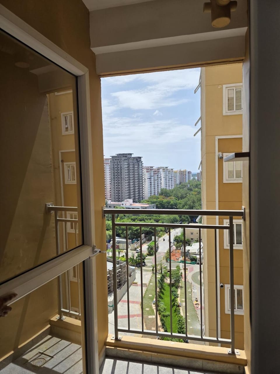 Cozy High-Rise Pad Minutes to Kovalam Beach Apartment in Tamil Nadu