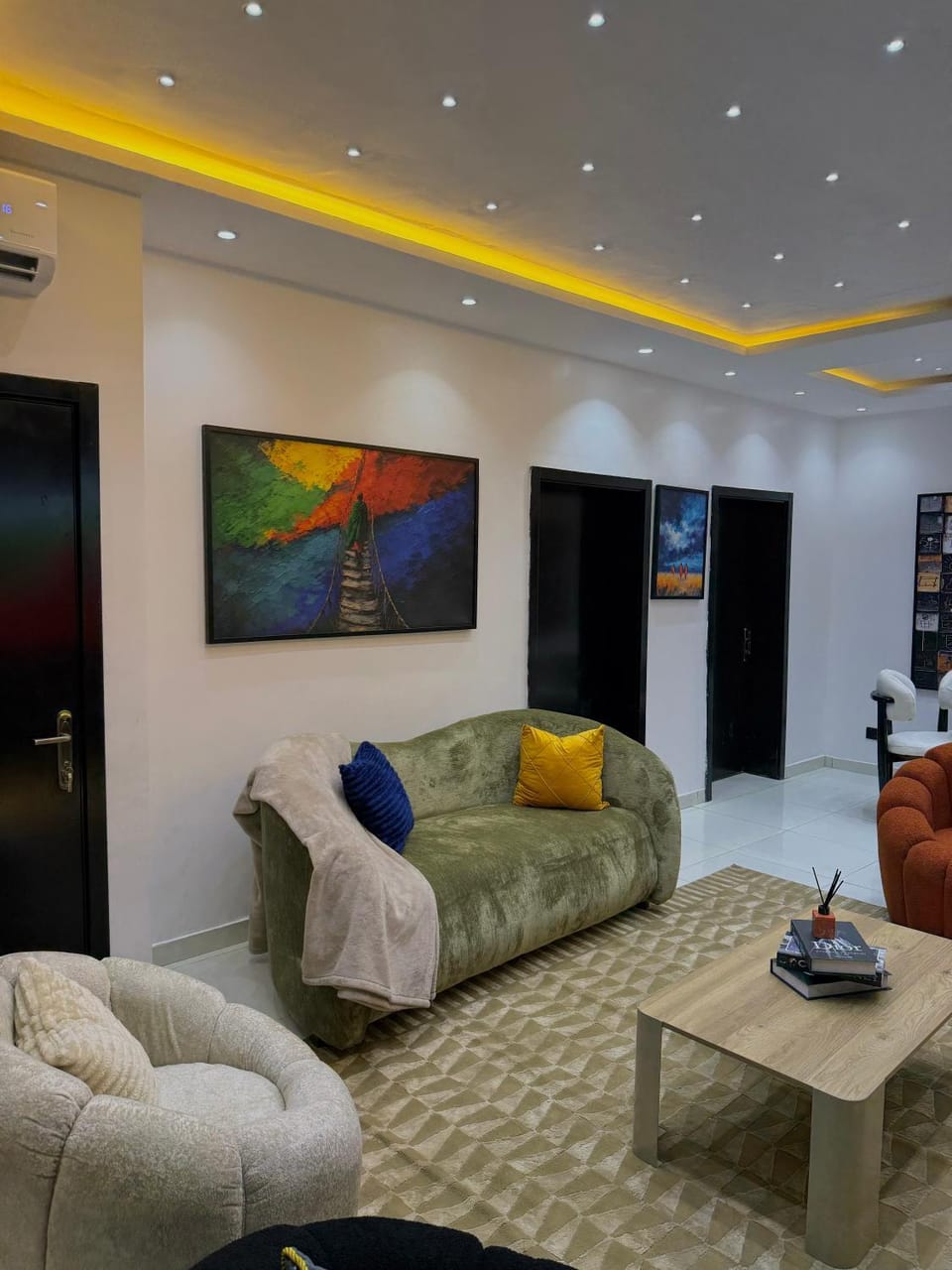 4h Nova 2 bedroom Apartment Lekki phase 1 Apartment in Lagos, Nigeria