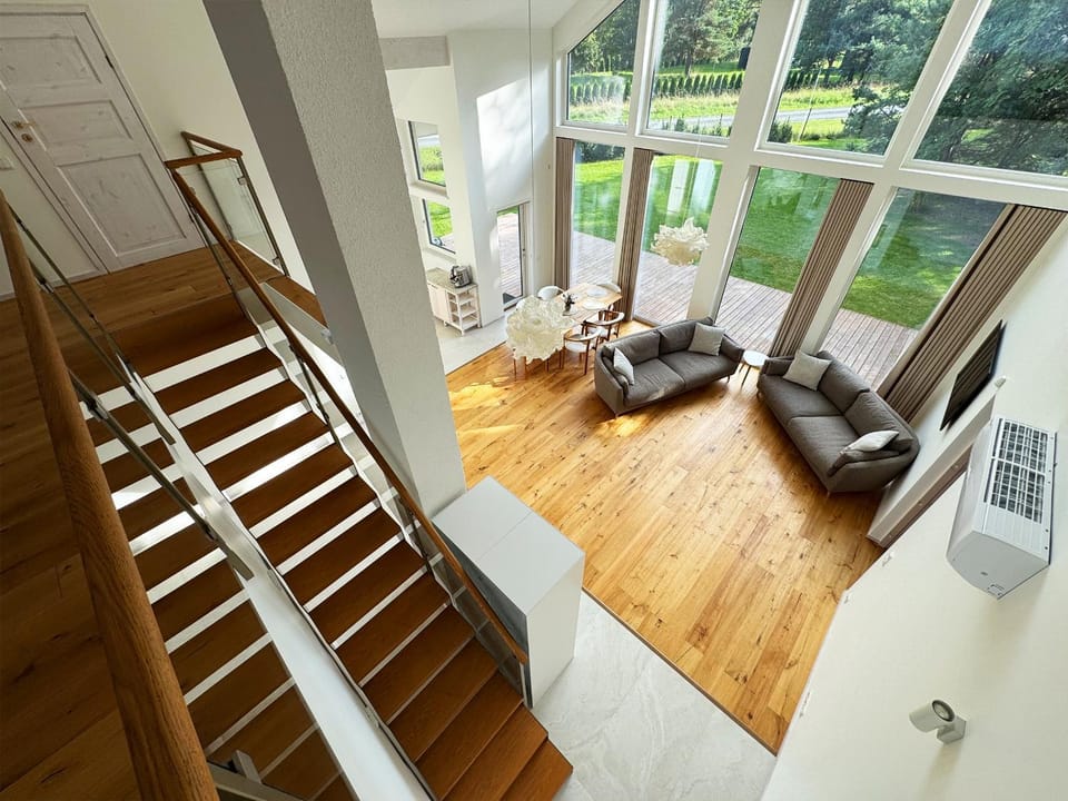 Property building, View (from property/room), Balcony/Terrace, Living room, Seating area, internet