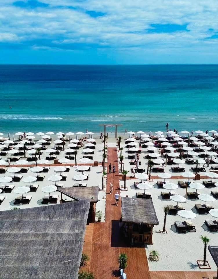 Stefan Promenada Family Studio - Swimming Pool & Beach Apartment in Constanța County