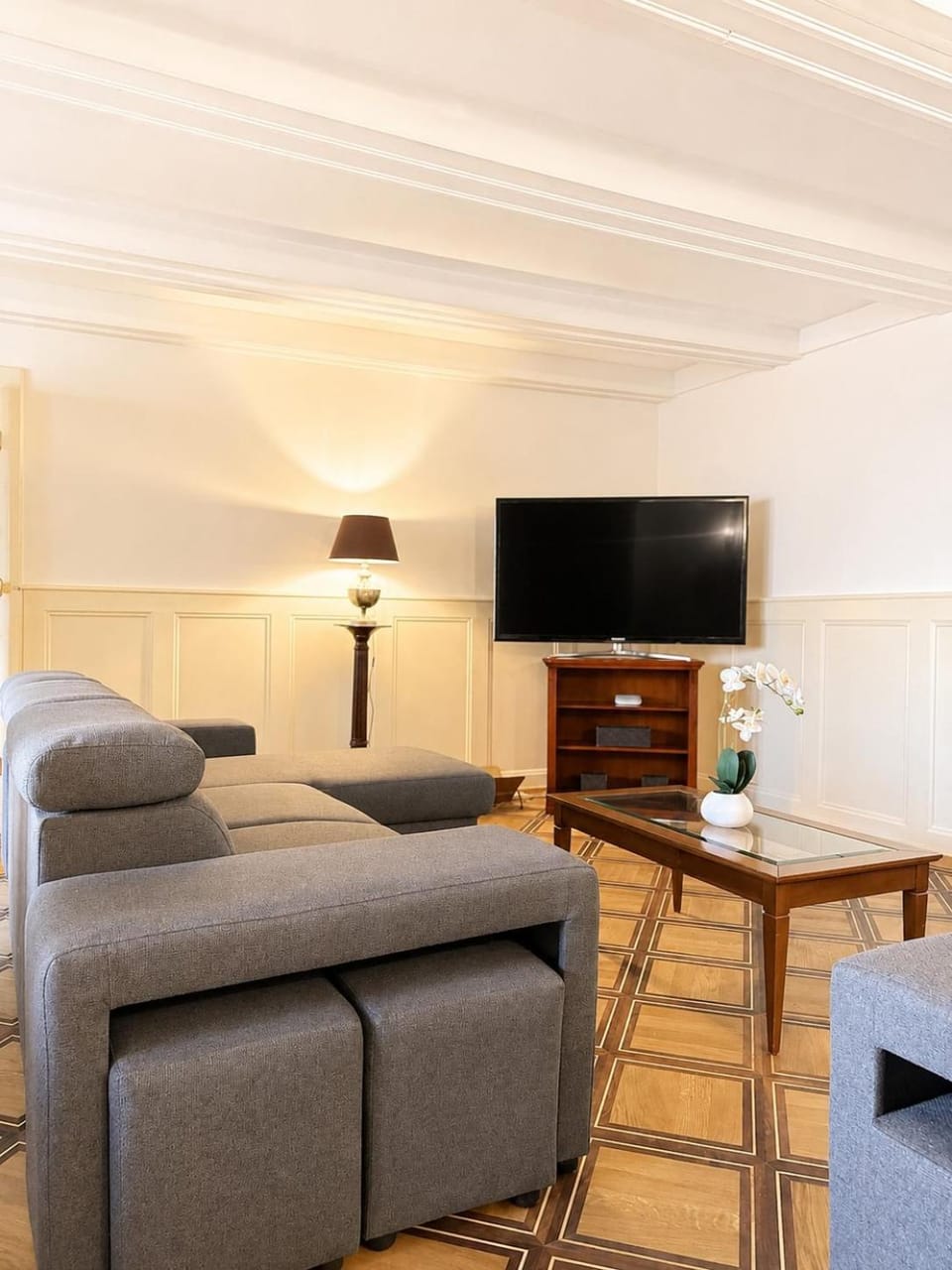 Le Jardin d'Aventicum - Elegant Old Town Apartment Apartment in Canton of Vaud