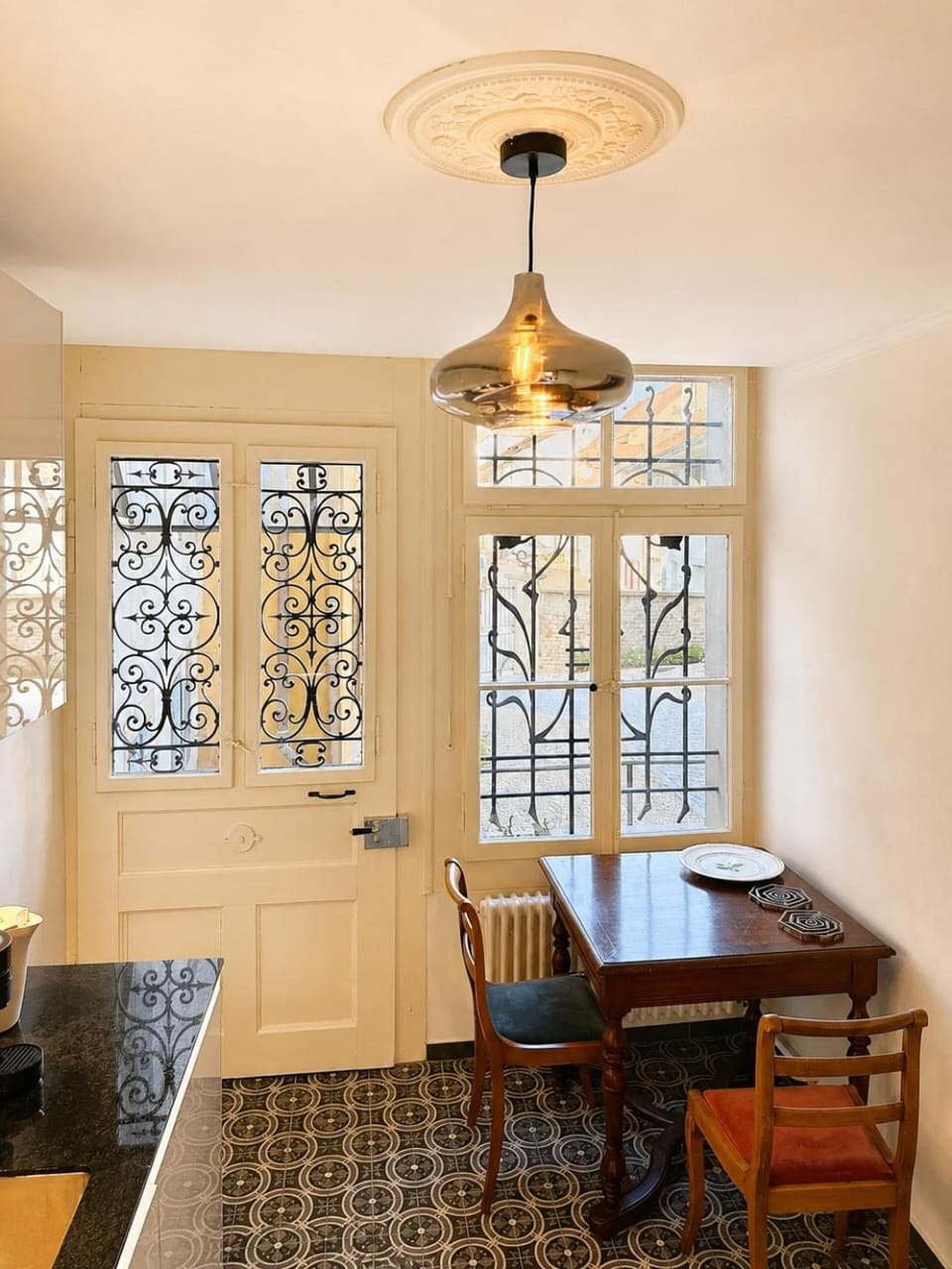 Le Jardin d'Aventicum - Elegant Old Town Apartment Apartment in Canton of Vaud