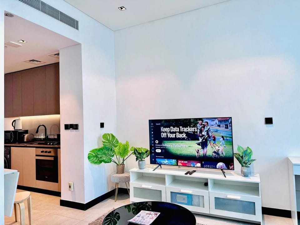 Stylish 1 Bedroom Dubai Business Bay Northside Apartment in Dubai