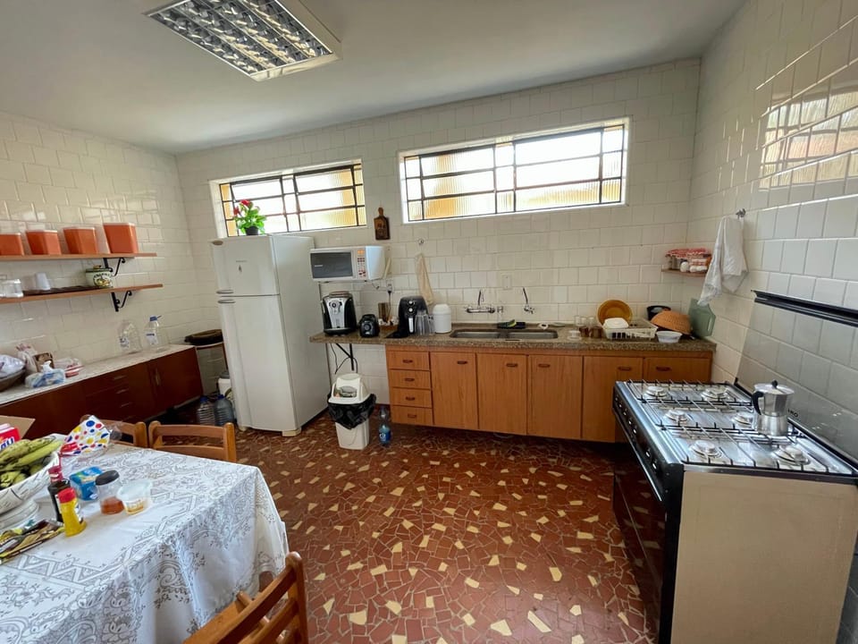 Kitchen or kitchenette, Dining area, stove
