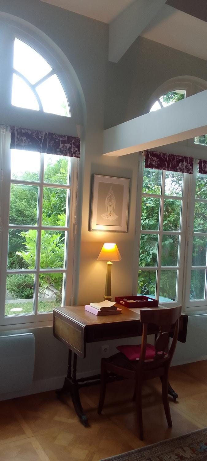 L'orangerie White Palacio Bed and Breakfast in Versailles