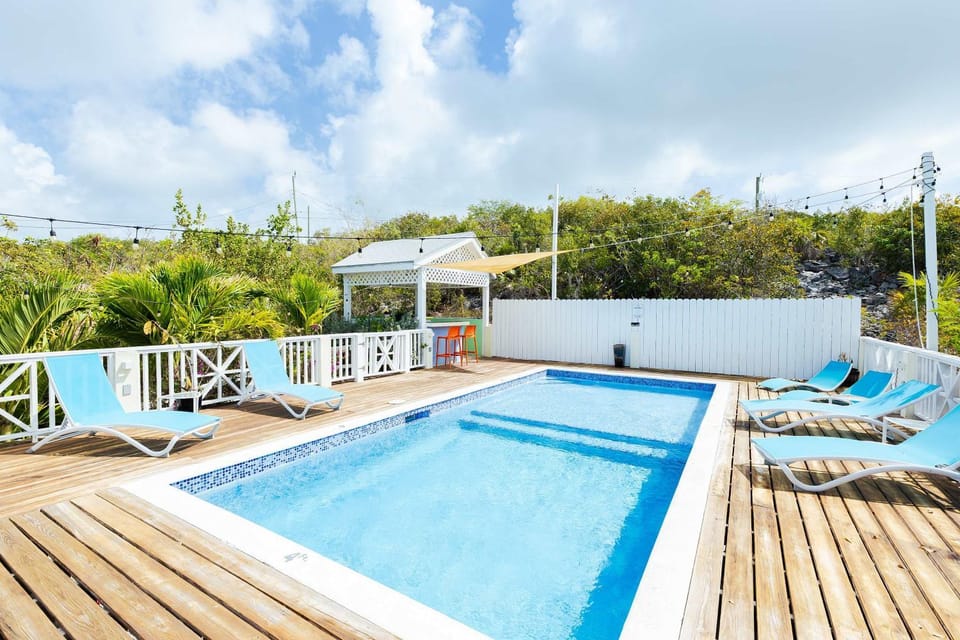 Day, Swimming pool, sunbed
