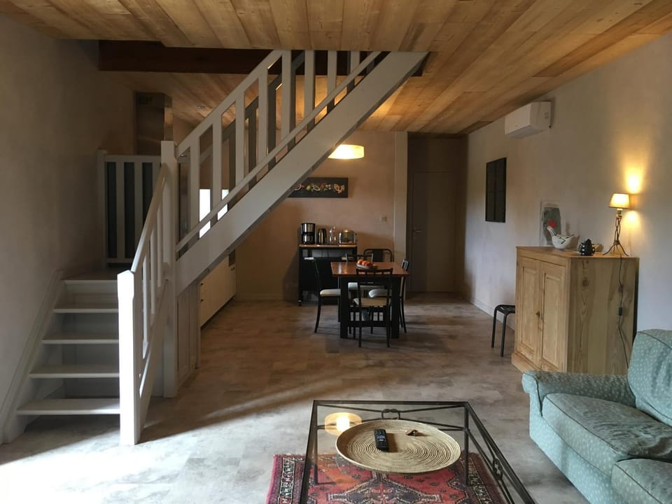 Le Mas Charlemagne chambre d'hôte Bed and Breakfast in Grospierres