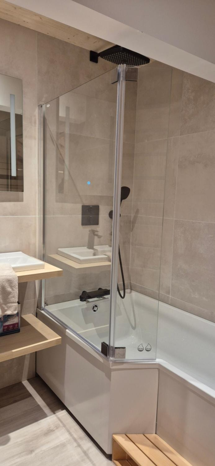 Bathroom, Bath