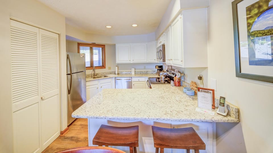 Chetola Resort- JUNIPER 3 Apartment in Blowing Rock