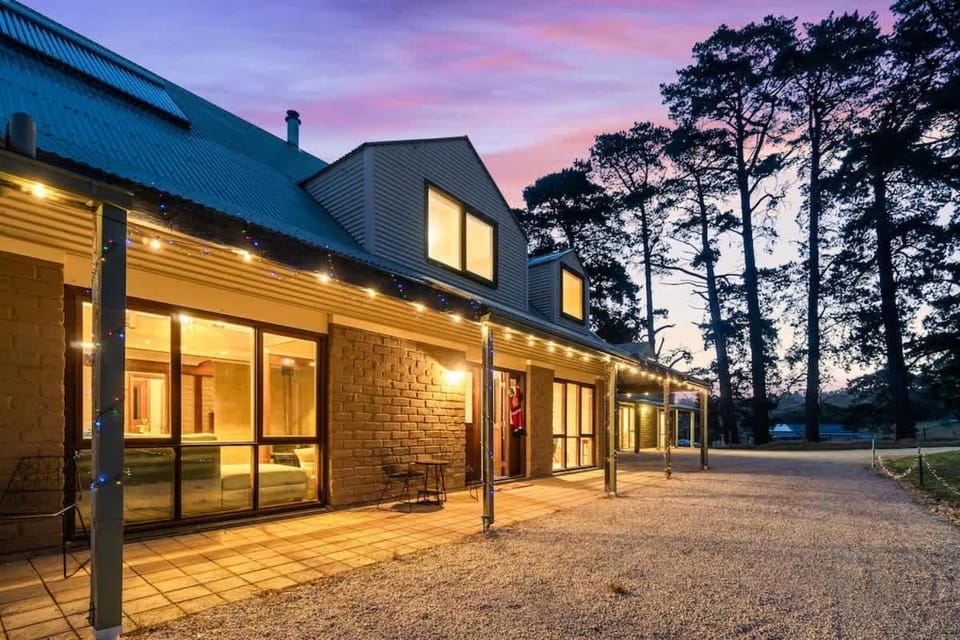 Private Acreage Retreat Summertown Heated Pool whole house House in Adelaide