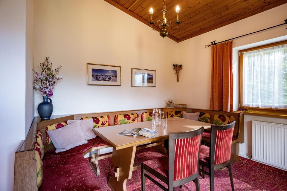 EMMA's Almchalet - Lift & Lake Apartment in Salzburgerland