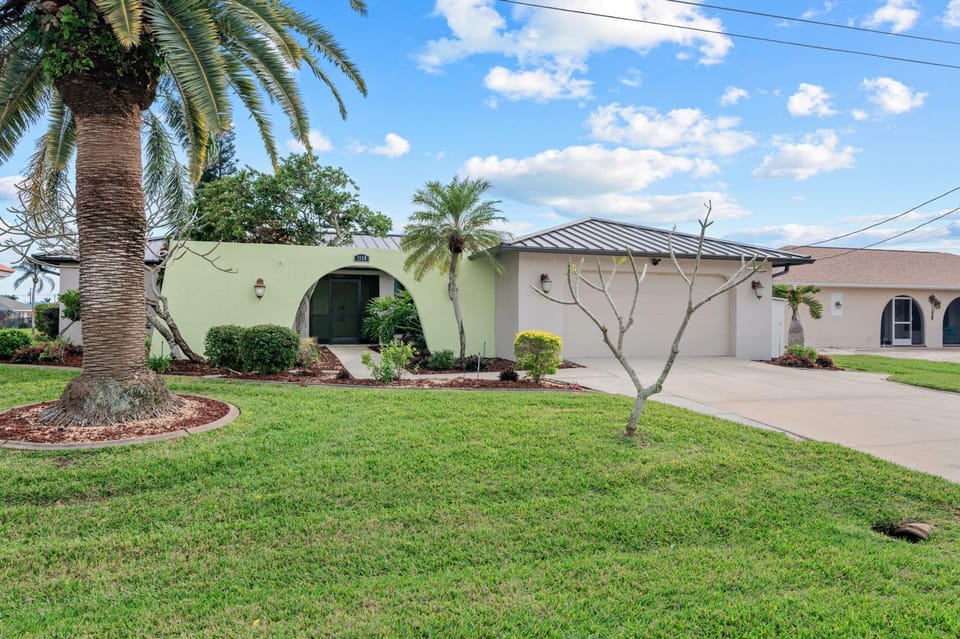 Property building, Garden, Garden view