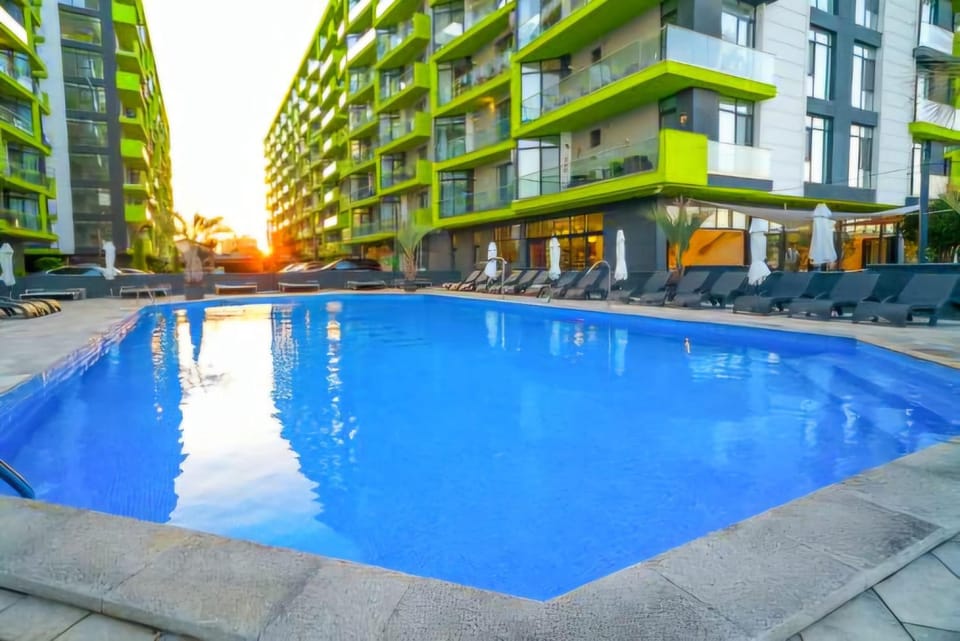 Large Family Holiday Apartment - Beach Pool & Spa Resort 10m de plaja Apartment in Constanța County