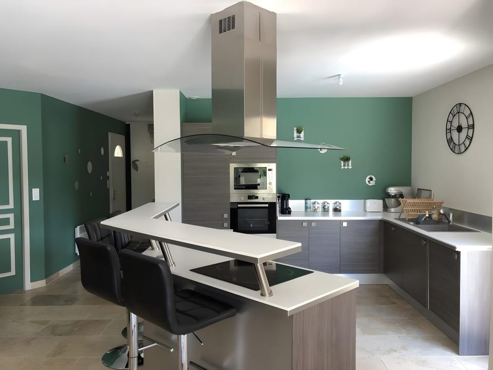Kitchen or kitchenette, Living room